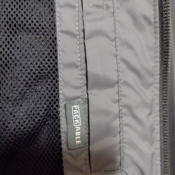 Columbia Packable Windbreaker - Picture 5 of 5